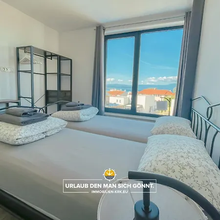 Felicia Villa Malinska